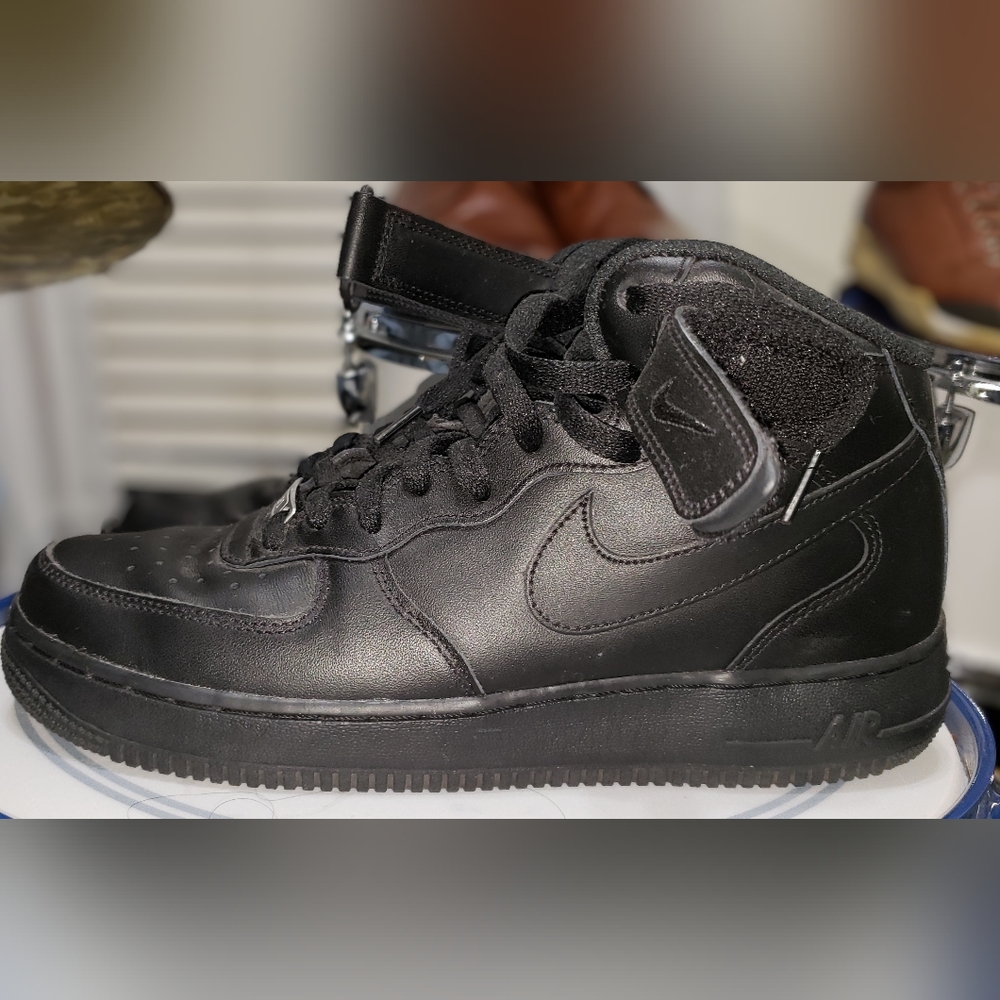 Nike Air Force 1 High "Black" Men's Shoe size 9